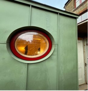 Velfac circular window installation
